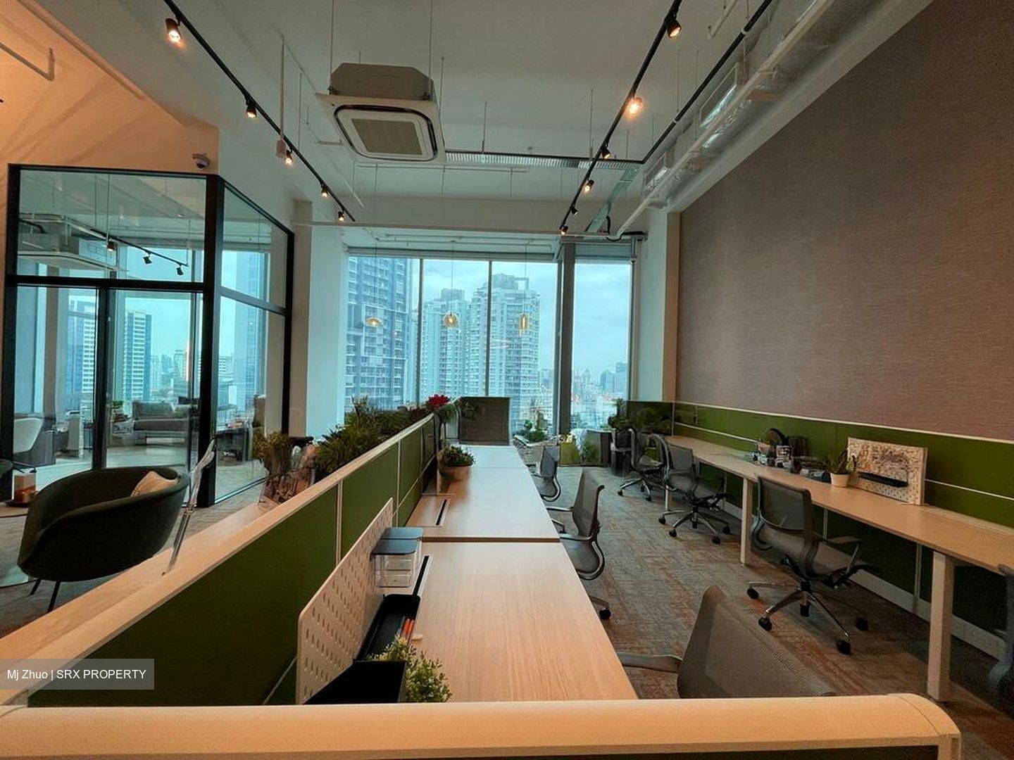 Arc 380 (D8), Office #599053751